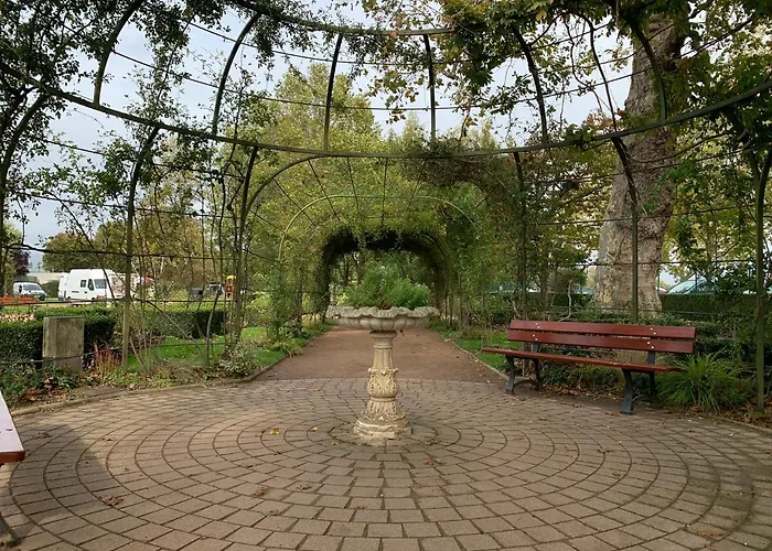 L'ecole Des Demoiselles Bed & Breakfast