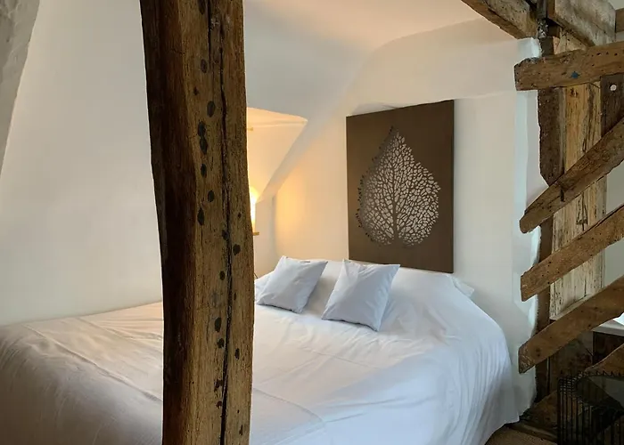 Bed & Breakfast L'ecole Des Demoiselles 3*