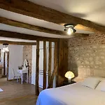 L'ecole Des Demoiselles オンフルール