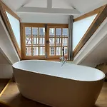 L'ecole Des Demoiselles 4* Honfleur