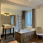 L'ecole Des Demoiselles 4* オンフルール