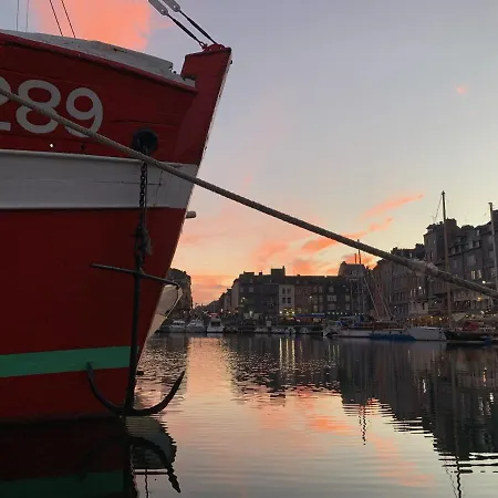 Bed & Breakfast L'ecole Des Demoiselles 3*