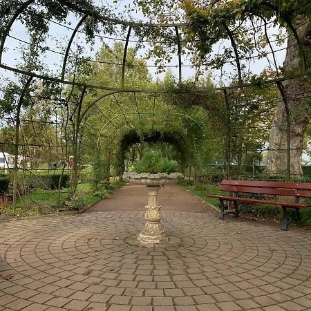 L'ecole Des Demoiselles Bed & Breakfast