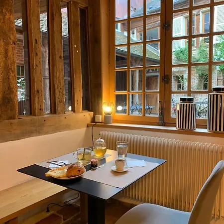 L'ecole Des Demoiselles Bed & Breakfast 4*