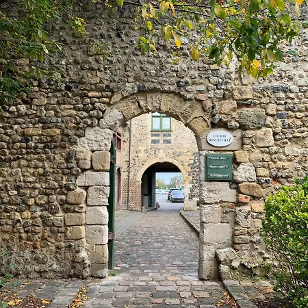 Bed & Breakfast L'ecole Des Demoiselles 3*