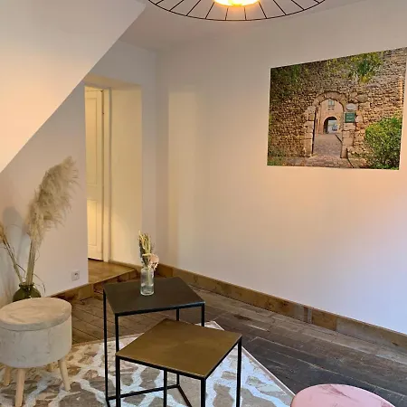 Bed and breakfast L'ecole Des Demoiselles 4*