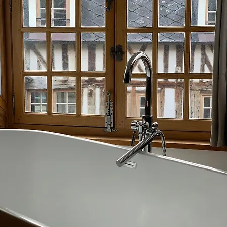L'ecole Des Demoiselles Panzió Honfleur