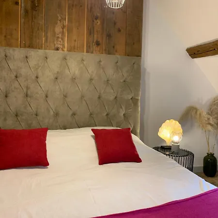 L'ecole Des Demoiselles Bed and breakfast 4*