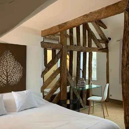 L'ecole Des Demoiselles Bed & Breakfast *
