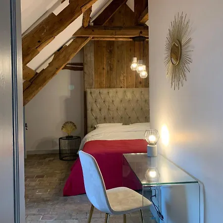 L'ecole Des Demoiselles Bed and breakfast 4*