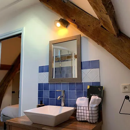 Bed and breakfast L'ecole Des Demoiselles 4*