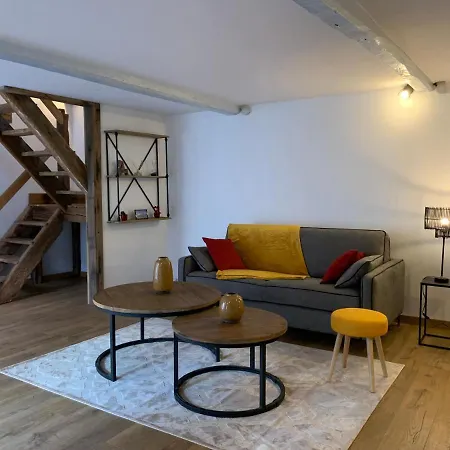 Bed and breakfast L'ecole Des Demoiselles 4*