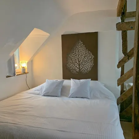 L'ecole Des Demoiselles Bed and breakfast Honfleur
