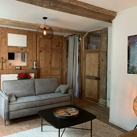 L'ecole Des Demoiselles Bed and breakfast