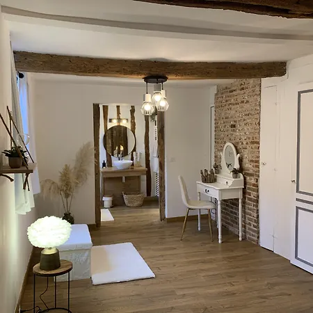 L'ecole Des Demoiselles Bed and breakfast Honfleur
