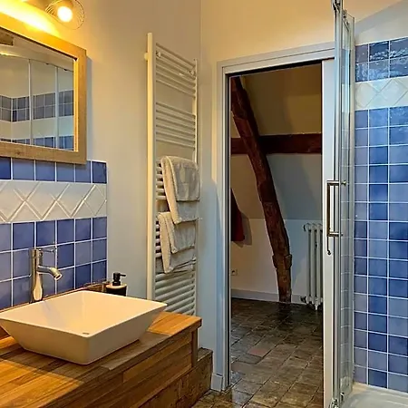 L'ecole Des Demoiselles Bed & Breakfast 4*