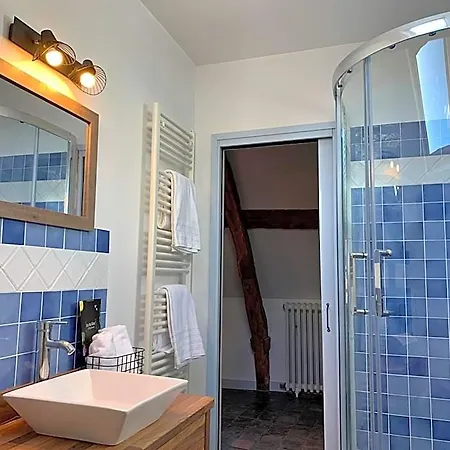 L'ecole Des Demoiselles Bed & Breakfast 4*