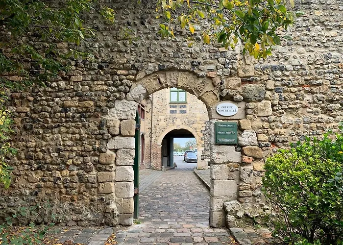 Bed & Breakfast L'ecole Des Demoiselles 3*