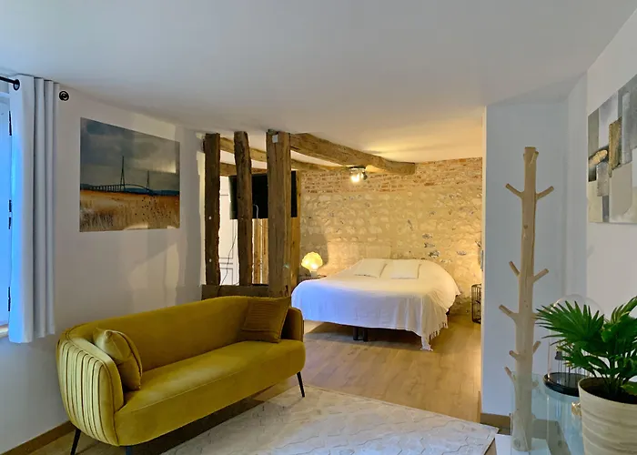 L'ecole Des Demoiselles Honfleur