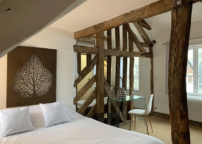 L'ecole Des Demoiselles Bed & Breakfast 3*