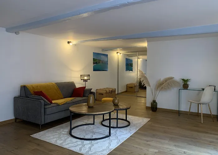 L'ecole Des Demoiselles Honfleur